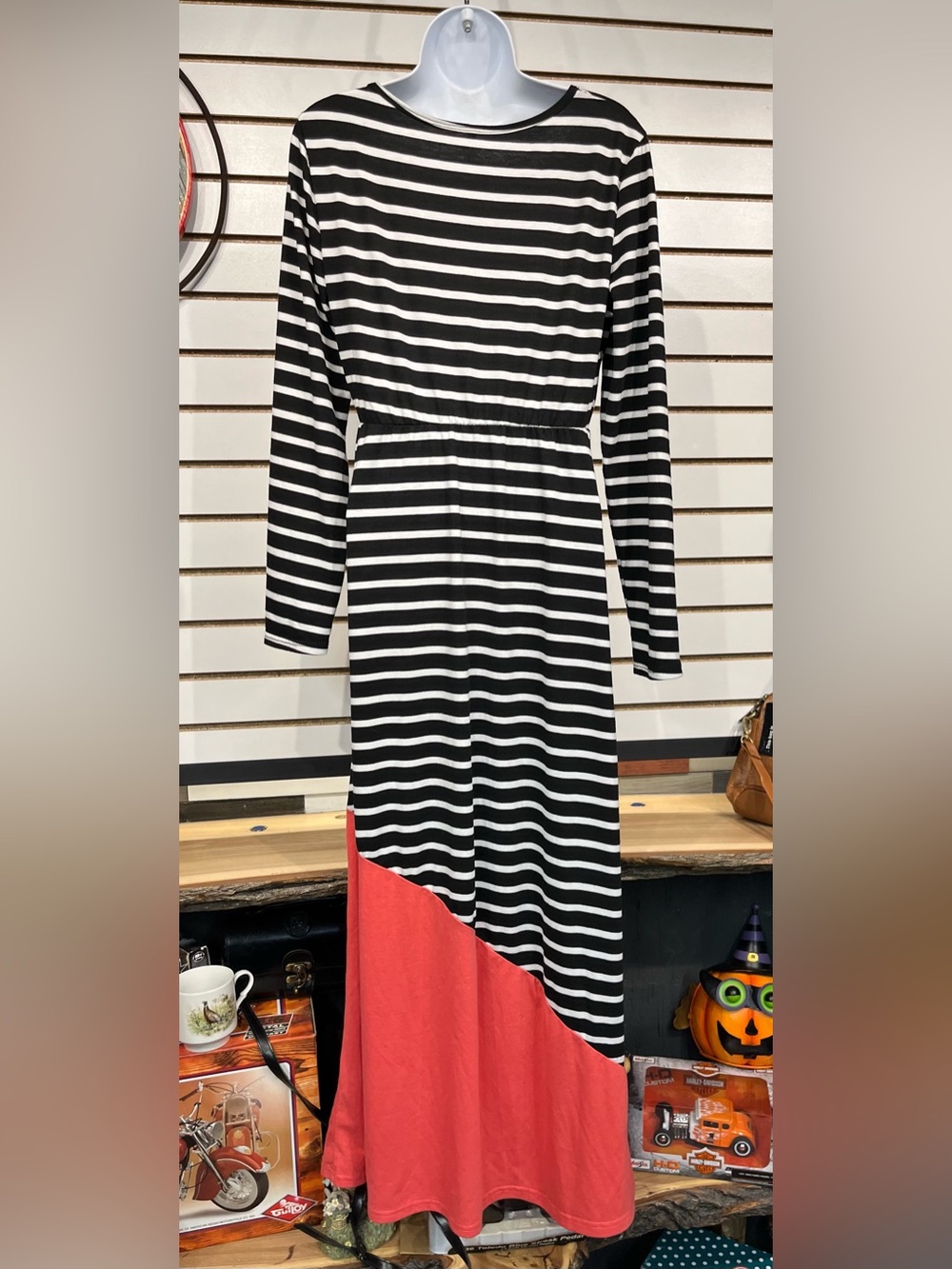Long-sleeved maxi dress size large - Picture 3 of 6